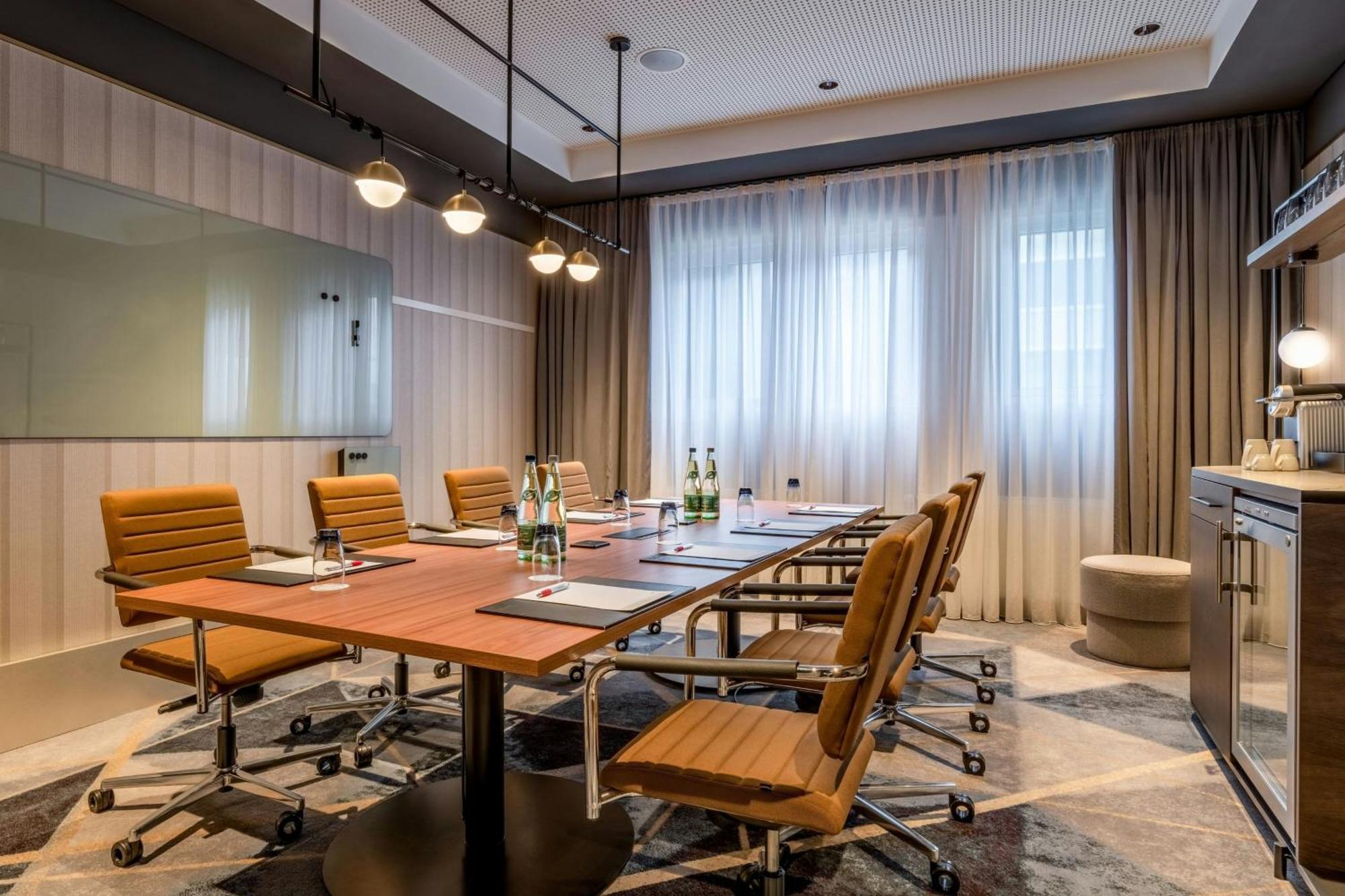 Frankfurt Marriott Hotel Frankfurt am Main Bagian luar foto Meeting room