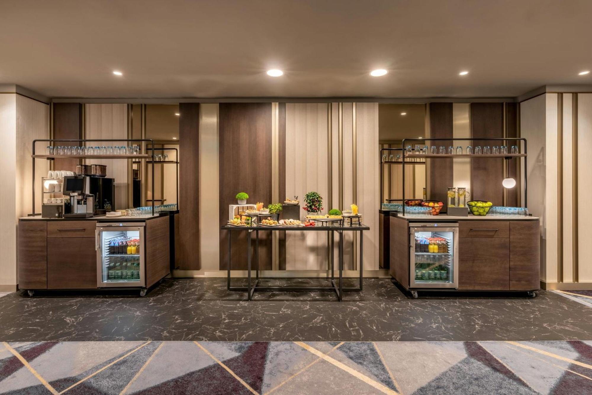 Frankfurt Marriott Hotel Frankfurt am Main Bagian luar foto The Coffee Bar